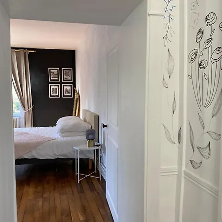Holiday home Le Repaire Du Clain 4 Etoiles