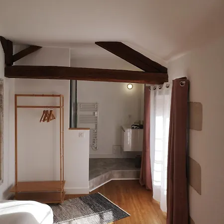 Holiday home Le Repaire Du Clain 4 Etoiles