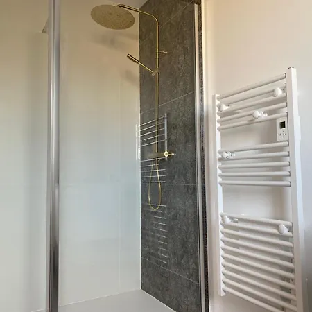 Vakantiehuis Le Repaire Du Clain 4 Etoiles Pour 14 Personnes Avec Piscine Proche Du Futuroscope Chasseneuil-du-Poitou