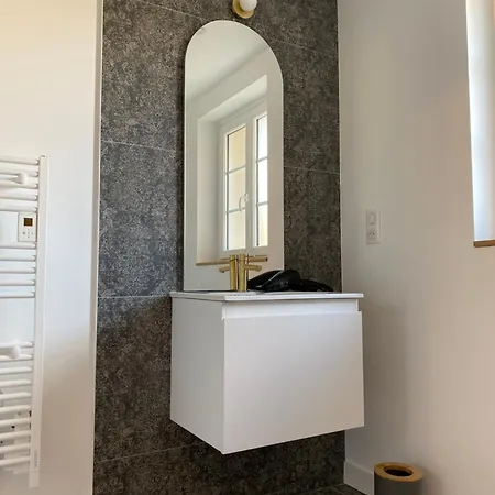 Le Repaire Du Clain 4 Etoiles Pour 14 Personnes Avec Piscine Proche Du Futuroscope *