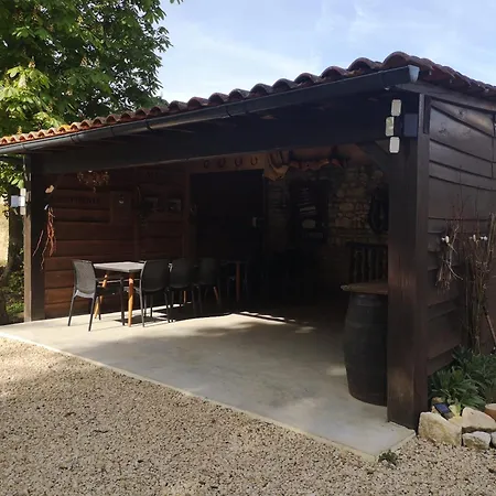 Le Repaire Du Clain 4 Etoiles Pour 14 Personnes Avec Piscine Proche Du Futuroscope Vakantiehuis Chasseneuil-du-Poitou