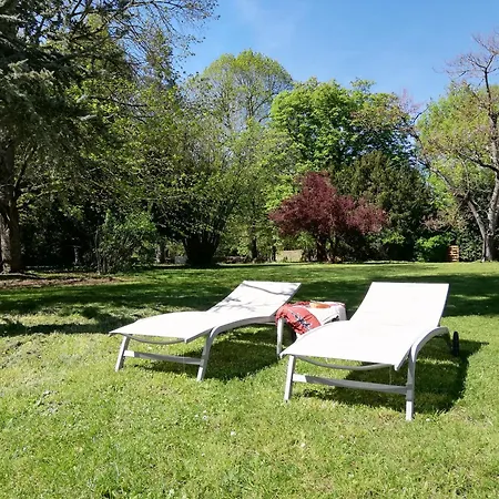 Le Repaire Du Clain 4 Etoiles Pour 14 Personnes Avec Piscine Proche Du Futuroscope Vakantiehuis Chasseneuil-du-Poitou