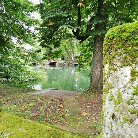 Le Repaire Du Clain 4 Etoiles Pour 14 Personnes Avec Piscine Proche Du Futuroscope Vakantiehuis