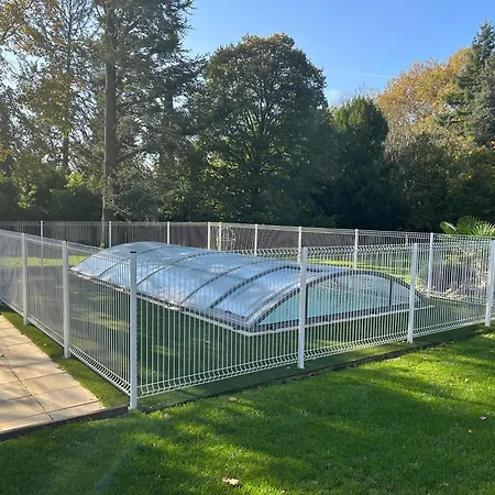Le Repaire Du Clain 4 Etoiles Pour 14 Personnes Avec Piscine Proche Du Futuroscope Feriehus