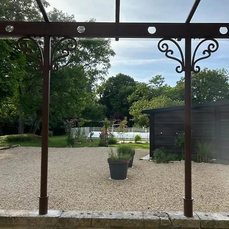 Le Repaire Du Clain 4 Etoiles Pour 14 Personnes Avec Piscine Proche Du Futuroscope Vakantiehuis Chasseneuil-du-Poitou