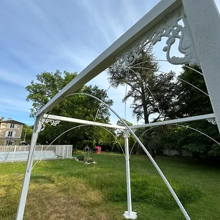 Vakantiehuis Le Repaire Du Clain 4 Etoiles Pour 14 Personnes Avec Piscine Proche Du Futuroscope *